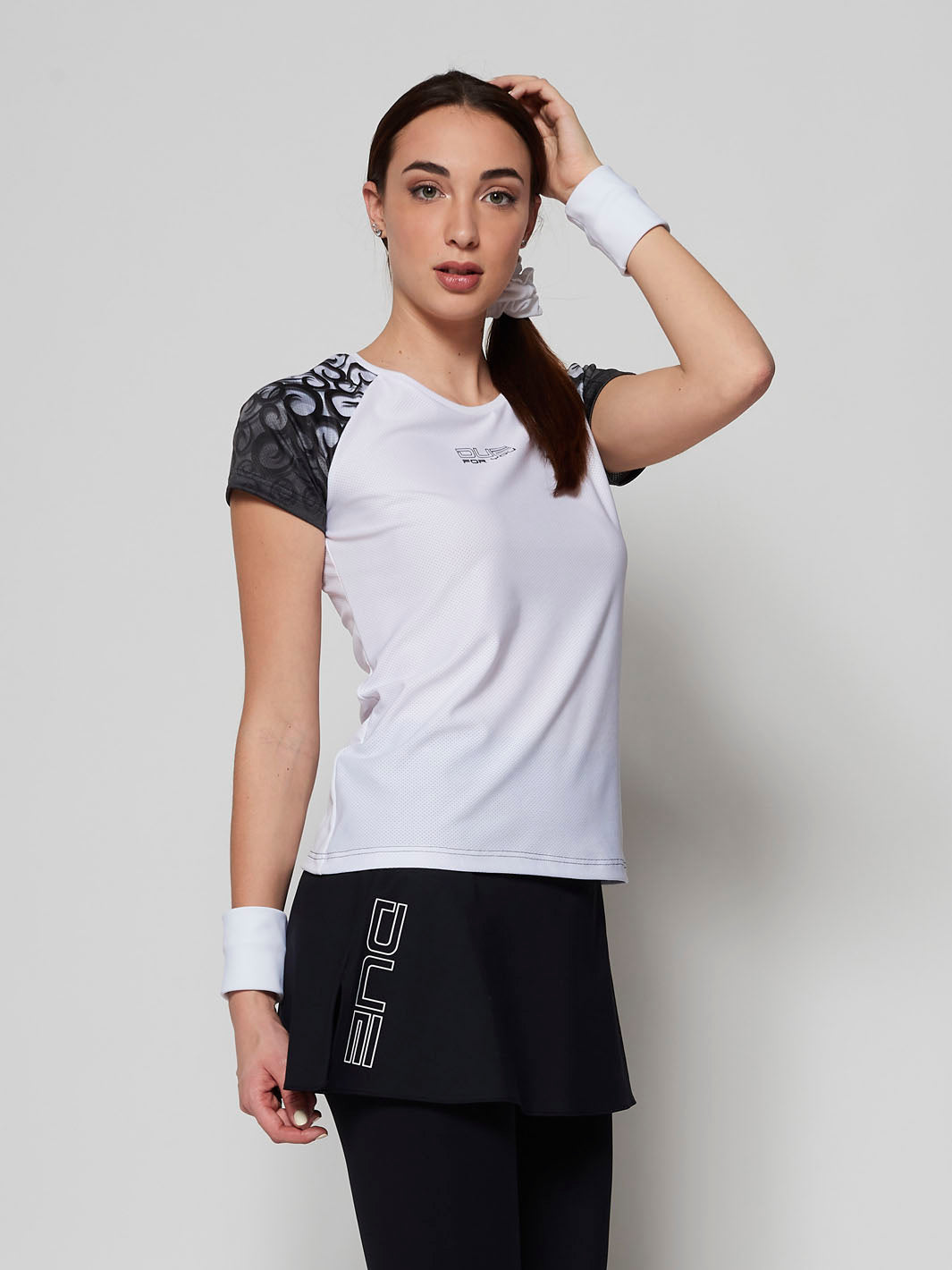 Outfit nero e bianco Due For You Tennis e Padel